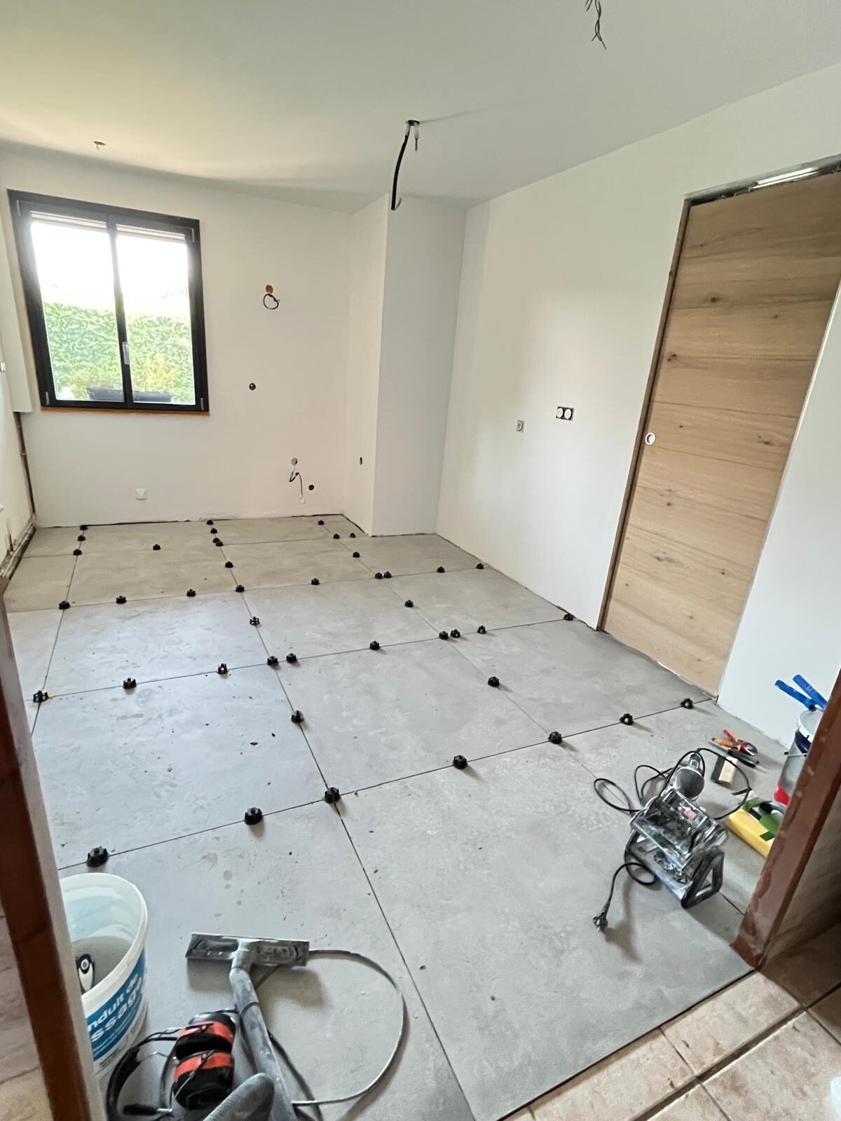 Chantier en cours, pose de carrelage